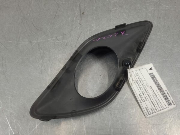 Mercedes Sprinter VS30 Matte Black Right Indicator/Fog/Side 2018–Present - Image 4