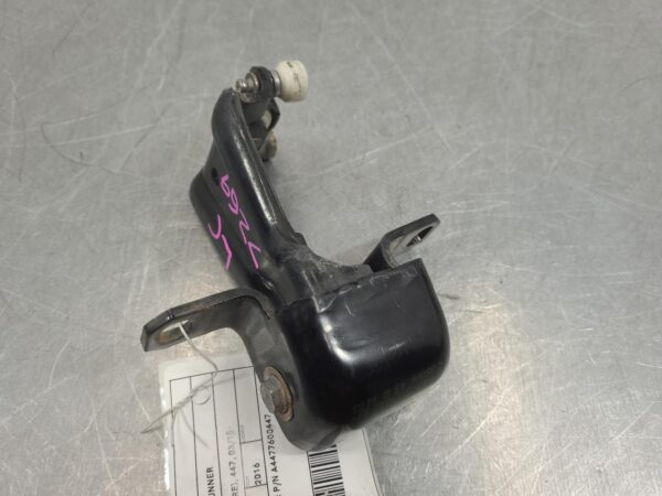 Mercedes Vito 447 Sliding LH Door Roller Centre 2015–Present - Image 4
