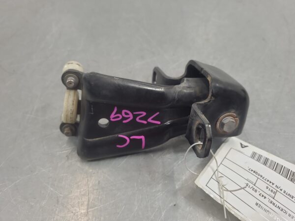 Mercedes Vito 447 Sliding LH Door Roller Centre 2015–Present - Image 3