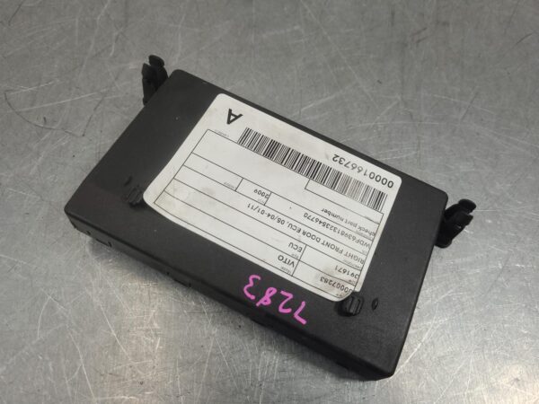 Mercedes Vito RH Front Door ECU 2004–2011 - Image 3