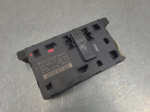 Mercedes Vito RH Front Door ECU 2004–2011 - Image 6