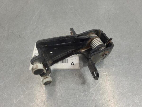 Mercedes Vito 447 Sliding LH Door Roller Centre 2015–Present - Image 6