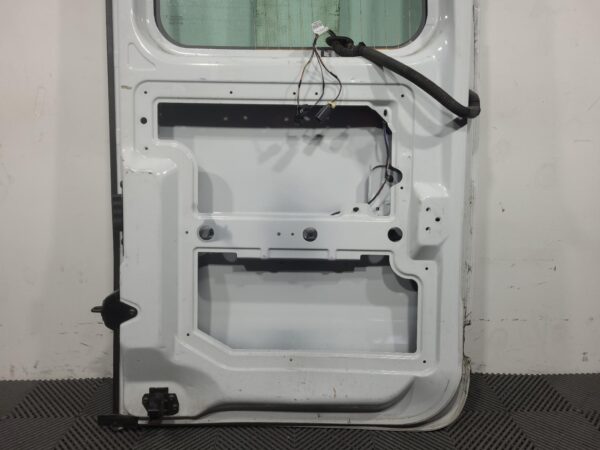 Renault Master X62 Mid/High Roof Bootlid/Tailgate 2020–Present - Image 6