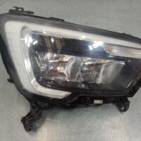 Renault Master X62 Right Headlamp with Halogen 2020–Present