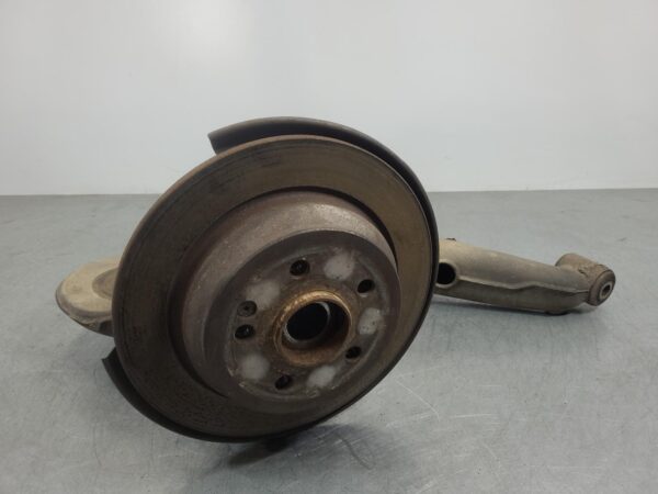 Mercedes Vito 639 Right Rear Hub Assembly 2004–2011