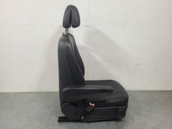 Mercedes Vito 639 LH Front Seat Leather 2004–2015 - Image 4