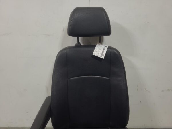 Mercedes Vito 639 LH Front Seat Leather 2004–2015 - Image 2