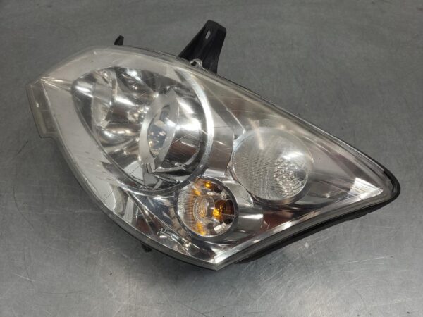 Mercedes Viano 639 Left Headlamp 2011–2014 - Image 2