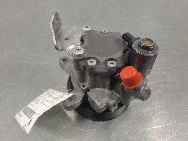 Mercedes Viano 639 3.0L Diesel Steering Pump 2011–2014 - Image 6