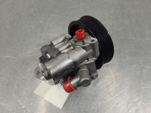 Mercedes Viano 639 3.0L Diesel Steering Pump 2011–2014 - Image 5
