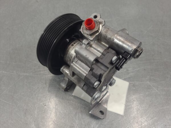 Mercedes Viano 639 3.0L Diesel Steering Pump 2011–2014 - Image 4
