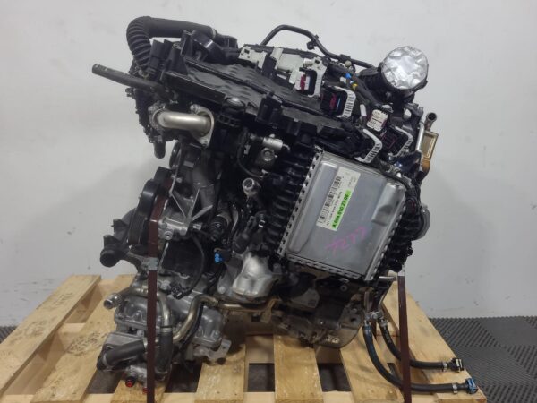 Mercedes Sprinter VS30 2.0L Turbo-Diesel Engine 2022–Present - Image 2