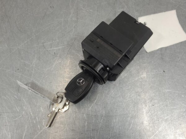 MERCEDES VITO 2004-2015 IGNITION W/ KEY 639, 2.1, DIESEL, AUTO T/M, 04/04-02/15