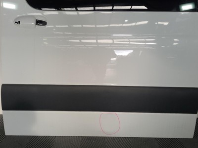 Mercedes Sprinter VS30 Left Rear Sliding Door with Window Glass 2018–Present - Image 9