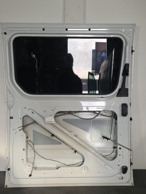 Mercedes Sprinter VS30 Left Rear Sliding Door with Window Glass 2018–Present - Image 11
