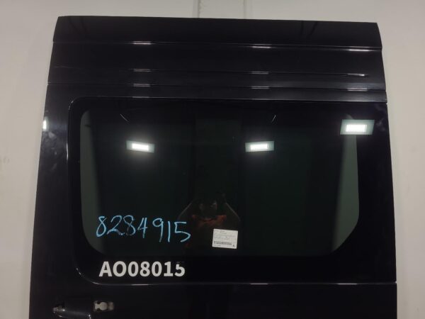 Mercedes Sprinter VS30 Left Rear Sliding Door with Window Glass 2018–Present - Image 2
