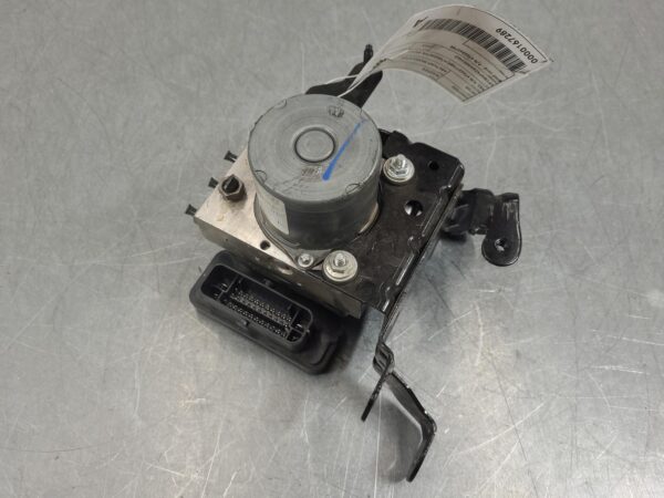 Renault Master X62 ABS Pump/Modulator 2011–Present - Image 2