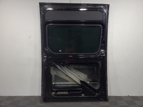 Mercedes Sprinter VS30 Left Rear Sliding Door with Window Glass 2018–Present - Image 4