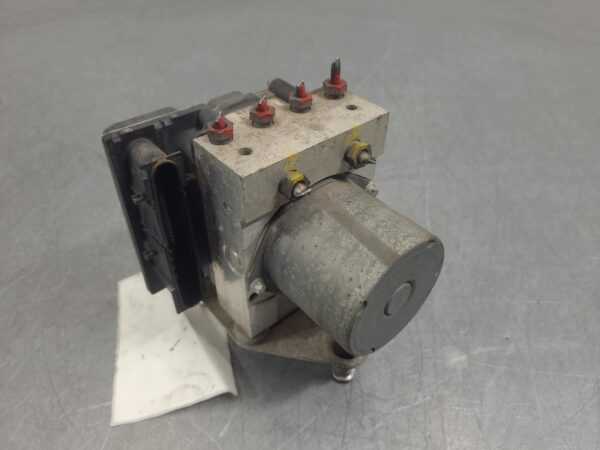 Mercedes Sprinter NCV3 ABS Pump/Modulator P/N A0014462589 2006–2018 - Image 4