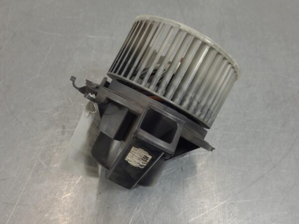 Mercedes Sprinter NCV3 Heater Fan Motor 2006–2018 - Image 5