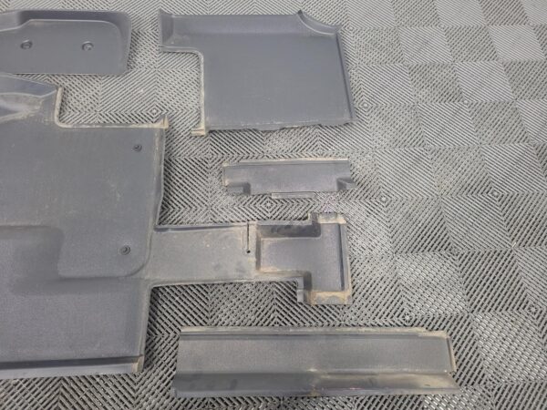 Mercedes Sprinter VS30 Carpet 2018–Present - Image 3