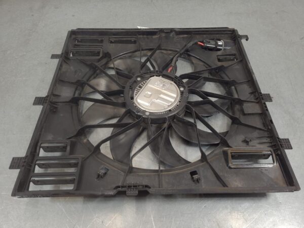 Mercedes Sprinter VS30 2.0L Turbo-Diesel Engine Fan Assembly 2022–Present - Image 3