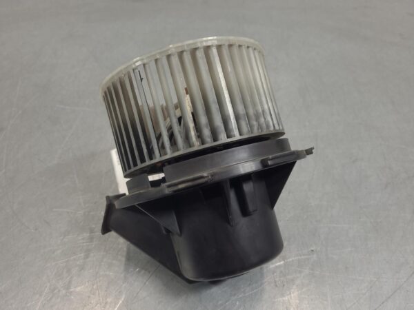 Mercedes Sprinter NCV3 Heater Fan Motor 2006–2018 - Image 4