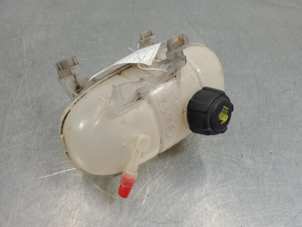 Renault Trafic X82 Overflow Bottle 2015–2022 - Image 2
