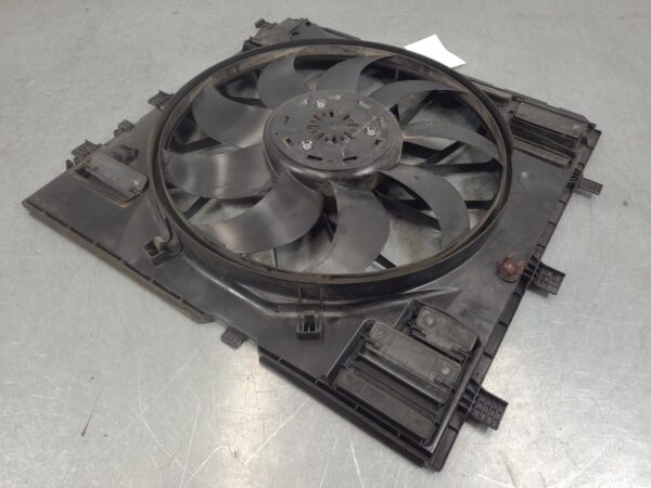 Mercedes Sprinter VS30 2.0L Turbo-Diesel Engine Fan Assembly 2022–Present - Image 5