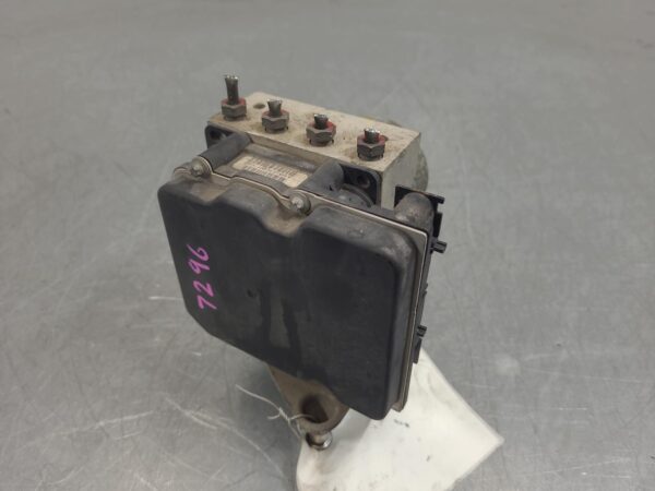 Mercedes Sprinter NCV3 ABS Pump/Modulator P/N A0014462589 2006–2018 - Image 5