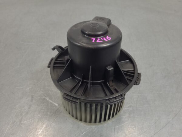 Mercedes Sprinter NCV3 Heater Fan Motor 2006–2018 - Image 6