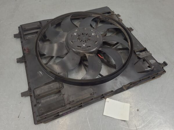 Mercedes Sprinter VS30 2.0L Turbo-Diesel Engine Fan Assembly 2022–Present - Image 6
