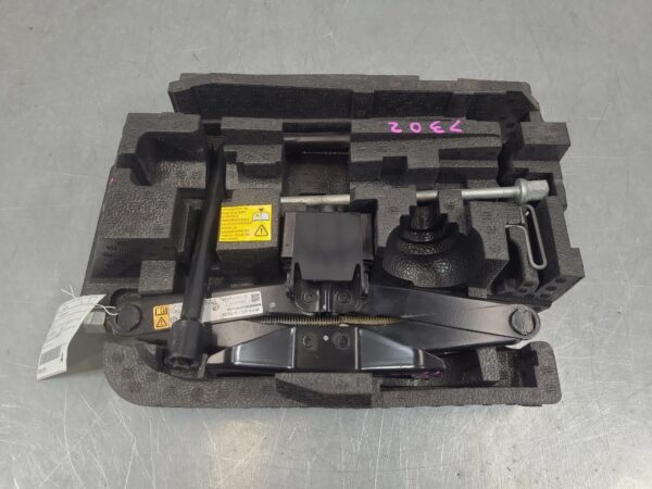 RENAULT MASTER 2011-2026 JACK/TOOL KIT X62, 09/11-