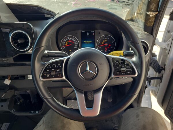 Mercedes Sprinter VS30 Front Panel 2018–Present - Image 10