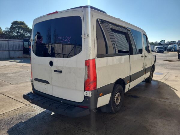 Mercedes Sprinter VS30 Front Panel 2018–Present - Image 8