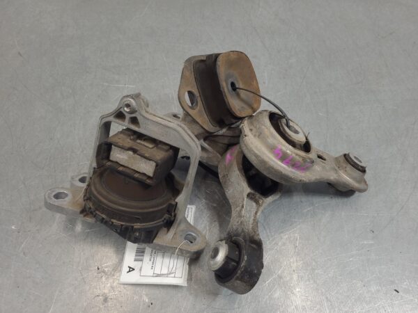 Renault Trafic X82 Mount 2015–Present - Image 4