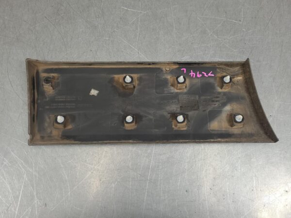Renault Trafic X82 LH Quarter Panel Mould Long Wheelbase 2015–Present - Image 4