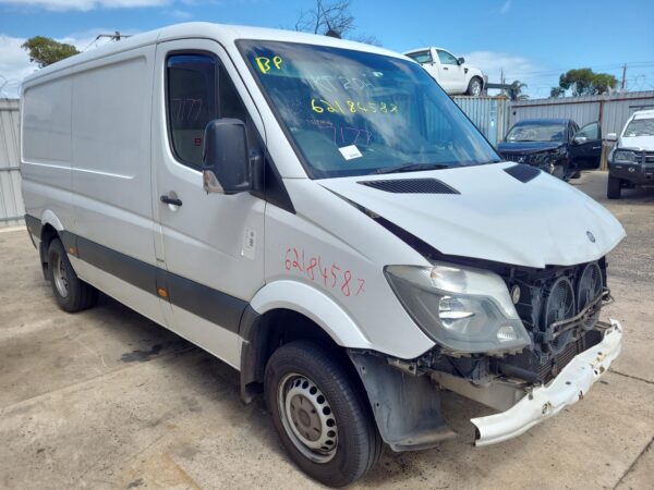 Mercedes Sprinter NCV3 Right Taillight Van/Bus 2006–2018 - Image 10