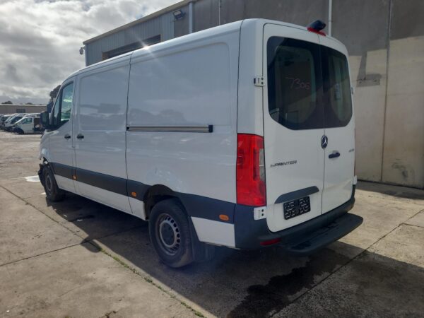 Mercedes Sprinter VS30 Overflow Bottle Turbo 2022–Present - Image 8