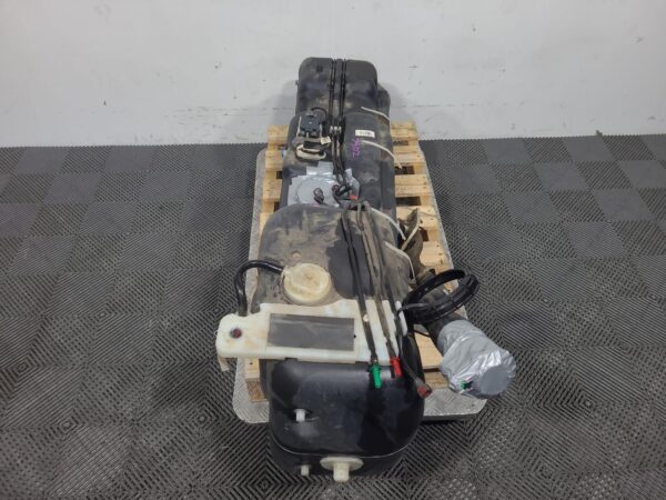 Renault Master X62 2.3L Turbo-Diesel Fuel Tank Twin Turbo 2015–Present - Image 2