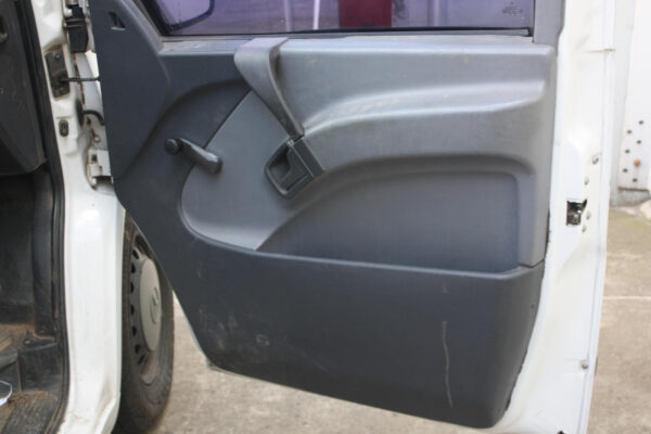 Mercedes Vito 638 Windscreen Frame 638 Van 02/98-12/04 1998–2004 - Image 11