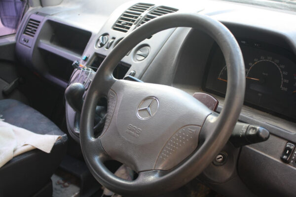Mercedes Vito 638 Windscreen Frame 638 Van 02/98-12/04 1998–2004 - Image 12