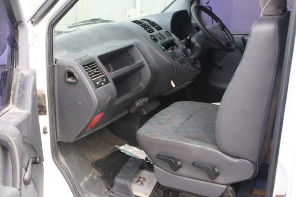 Mercedes Vito 638 Windscreen Frame 638 Van 02/98-12/04 1998–2004 - Image 14