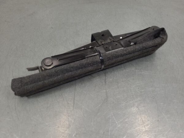 Ford Ranger PX Jack/Tool Kit 2011–2022 - Image 4