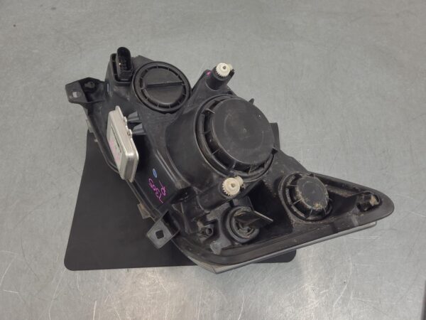 Mercedes Viano 639 Right Headlamp 2011–2014 - Image 6