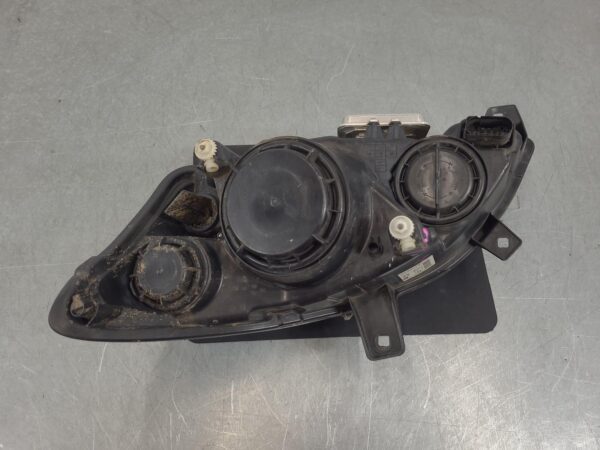 Mercedes Viano 639 Right Headlamp 2011–2014 - Image 4