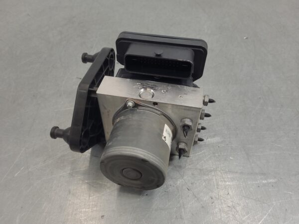 Mercedes Sprinter VS30 ABS Pump/Modulator 2018–Present - Image 3