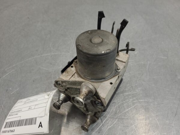 Mercedes Viano 639 ABS Pump/Modulator P/N A0084315412 2005–2014 - Image 3
