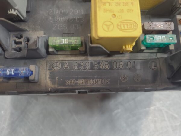 Mercedes Viano 639 Fuse Box Engine Bay 2005–2014 - Image 8