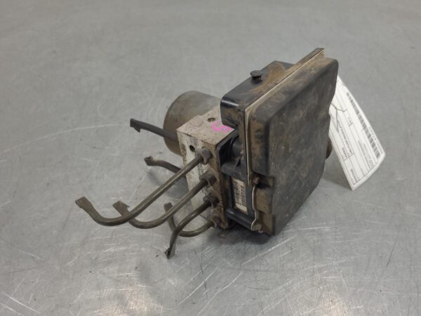 Mercedes Viano 639 ABS Pump/Modulator P/N A0084315412 2005–2014 - Image 4